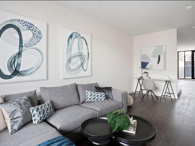 Ideal luxury living overlooking the bay