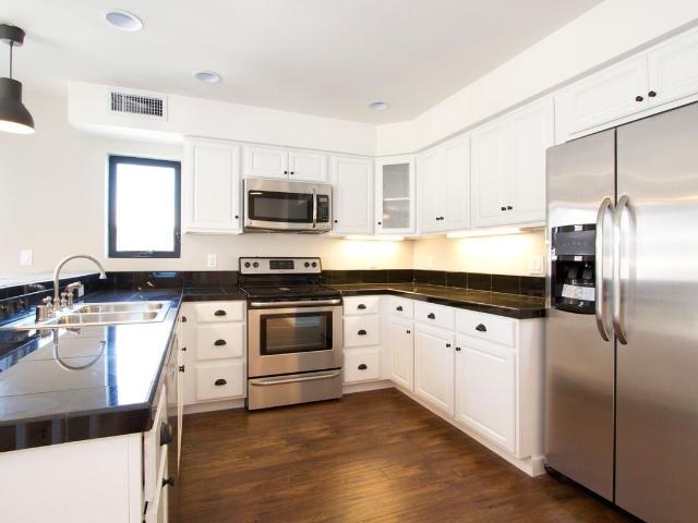 Ideal Off 3 Bedroom Apartment for Rent at 1162 W 29th St, Los Angeles, CA 90007 Congress North