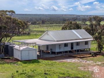 Ideal Off Grid Lifestyle Property