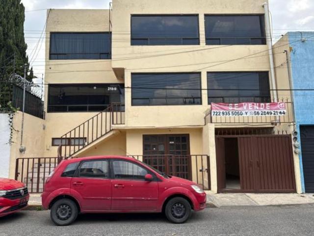 IDEAL PARA CONSULTORIOS, OFICINAS O ESCUELA EN TOLUCA, A MEDIA CALLE DE TOLLOCAN