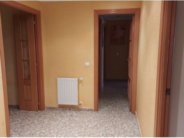 ¡Ideal para estudiantes! Amplio piso de 4 habitaciones junto al Hospital Provincial y el TRAM