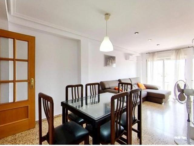 ¡Ideal para estudiantes! Habitaciones en Burjassot, a un paso de las universidades