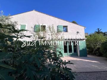 IDEAL PIED A TERRE A MAUSSANE LES ALPILLES