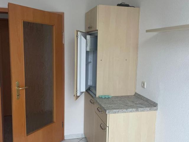 IDEAL schöne kleine 2 Raumwohnung mit kleinem Balkon