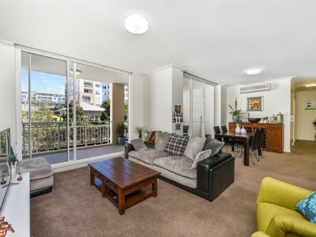 Ideal Social Positioning, Overlooking Beautiful Gardens