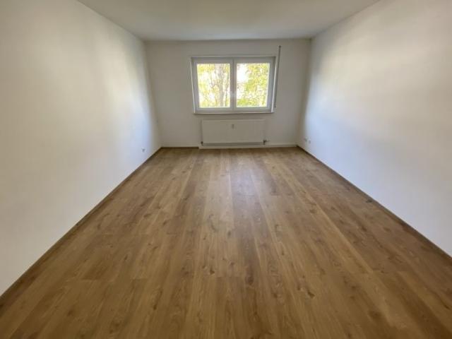 Ideale 3 Zimmerwohnung mit Balkon und Pa.