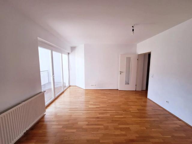 Ideale 2 Zimmer Wohnung mit großem Balkon Bismarckstraße 16 Top 4