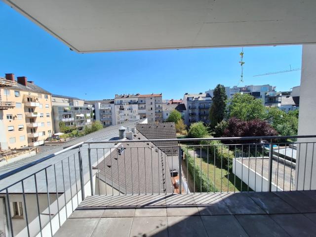 Ideale 2 Zimmer Wohnung mit großem Balkon Bismarckstraße 16 Top 11