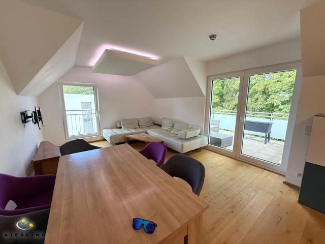 Ideale Familienwohnung in Laab im Walde: 4 Zimmer, teilmöbliert, Terrasse, absolute Ruhelage, 2 PKW Stellplätze