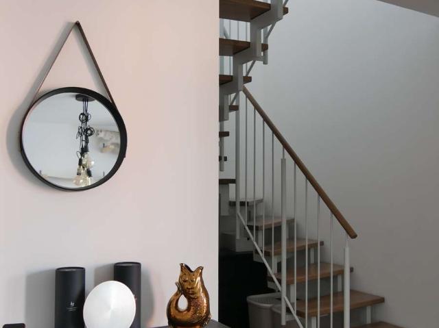 Ideale Kapitalanlage: Hochwertige 2 Zimmer Maisonette Wohnung mit zwei Balkonen & TG Stellplatz