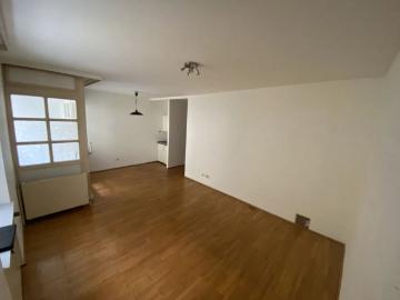Ideale Single Wohnung mit kleiner Terrasse im Zentrum von Ried