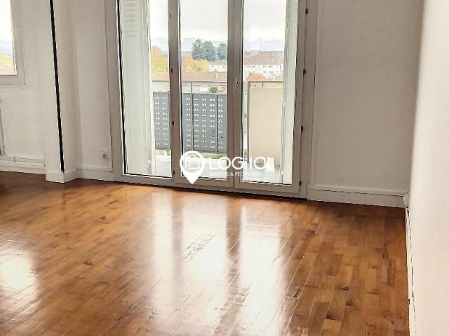 Idealement placé sur Tarbes, T2 Bis au 4ème étage avec 2 balcons