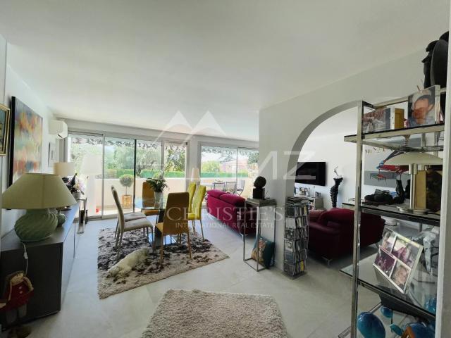Idéalement situé à proximité du centre de Cannes 90m² Cannes