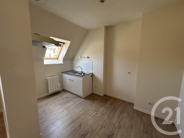 Idéalement situé en plein centre ville de Falaise, votre age. 45m² Falaise