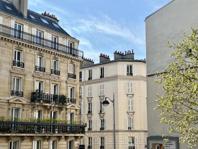 Idéalement situé entre la Place du Costa Rica et l’Avenue Pa. 156m² Paris 16ème