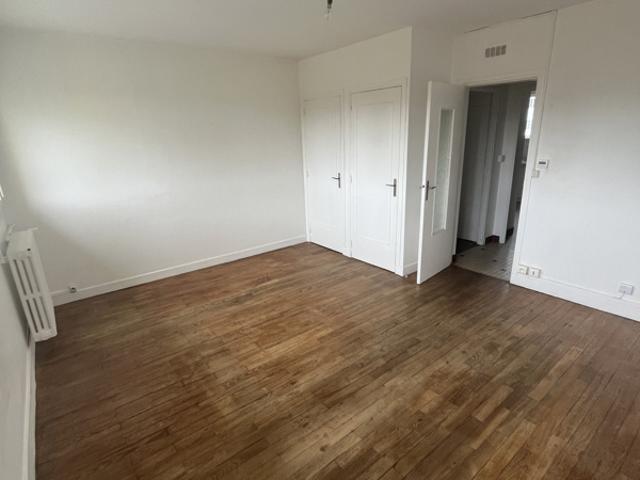 IDEALEMENT SITUEE, APPARTEMENT T3 2EME ETAGE DANS UNE COPR