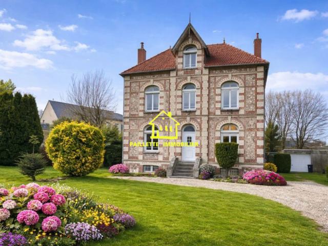 Idéalement située Centre de St Romain