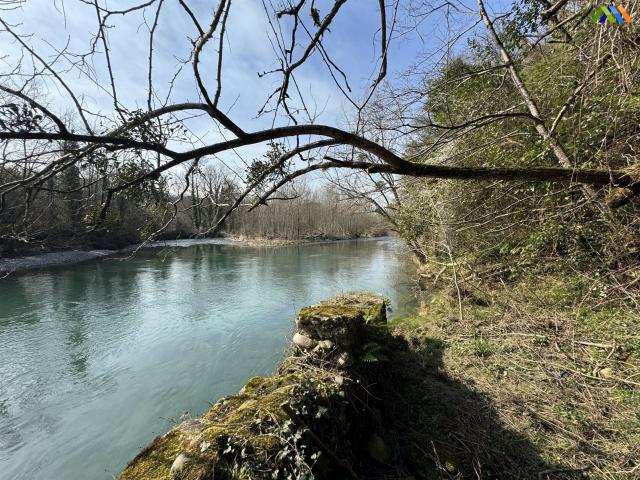 Idéalement située entre Navarrenx et Sauveterre de Béarn, ce. 408m² Sauveterre de Béarn