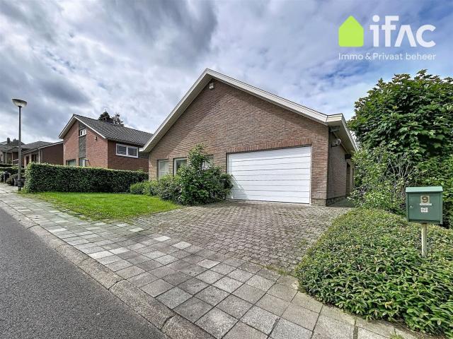 Ideally located 3 bedroom villa Next to parc and citycente