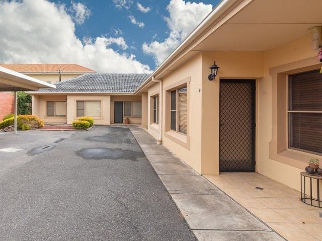 Ideally Located 1 Bedroom Unit