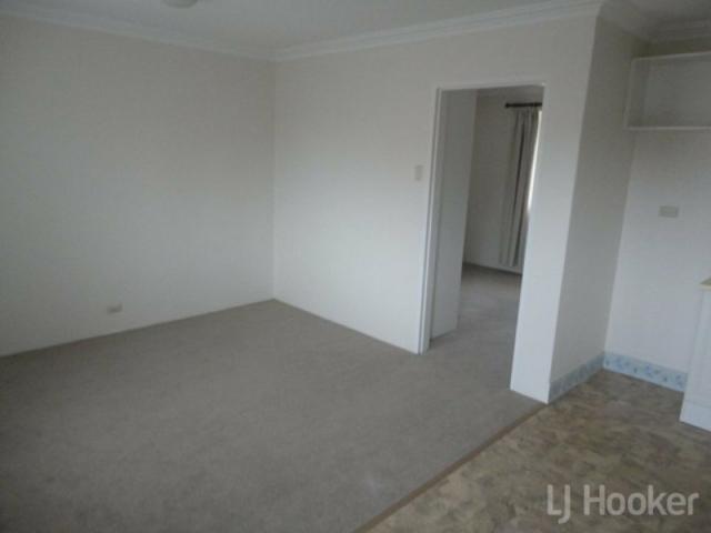 Ideally Located 1 Bedroom Unit