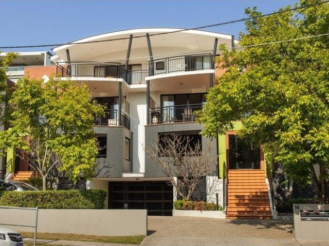 Ideally located and ready for you! Virtual Tour Available!