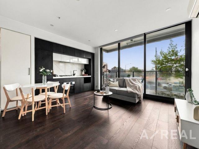 Ideally Located Apartment With 2 Balconies