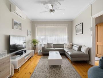 Ideally Located Between City & Sea
