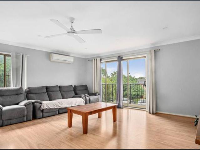 Ideally located in a convenient Singleton Heights Street, just moments from the Heights Shopping Complex and Public School