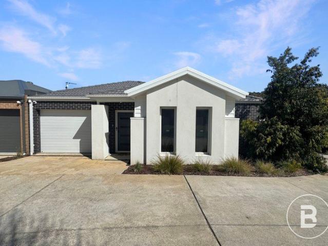 Ideally located modern 2 Bedroom unit