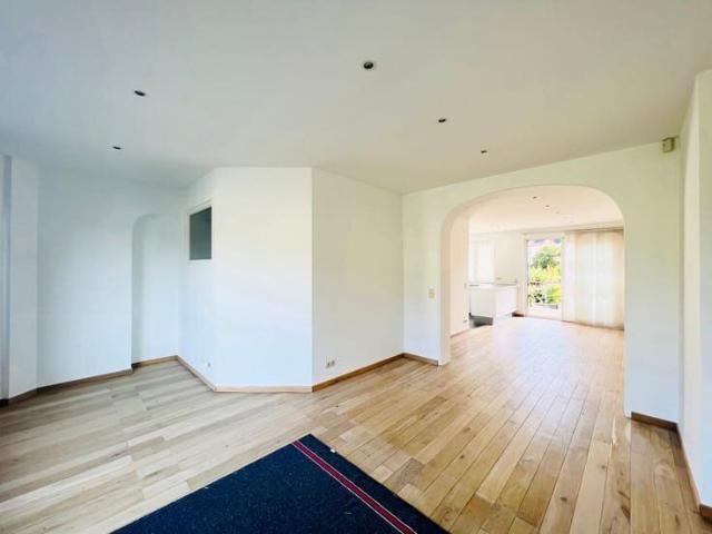 Ideally located near the Place Dumon Stockel