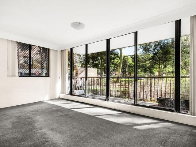 Ideally Located Spacious 2 Bedroom Unit