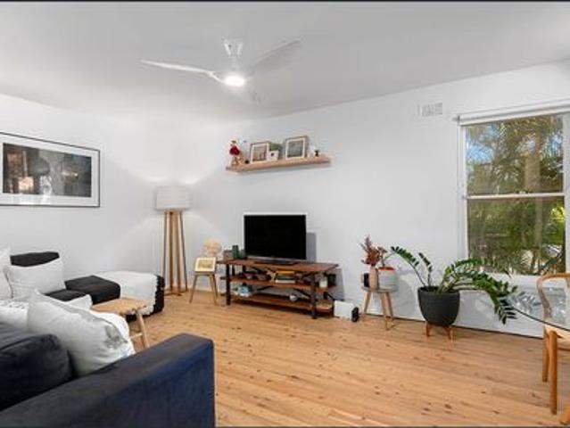 Ideally located, quiet 2 Bedroom unit