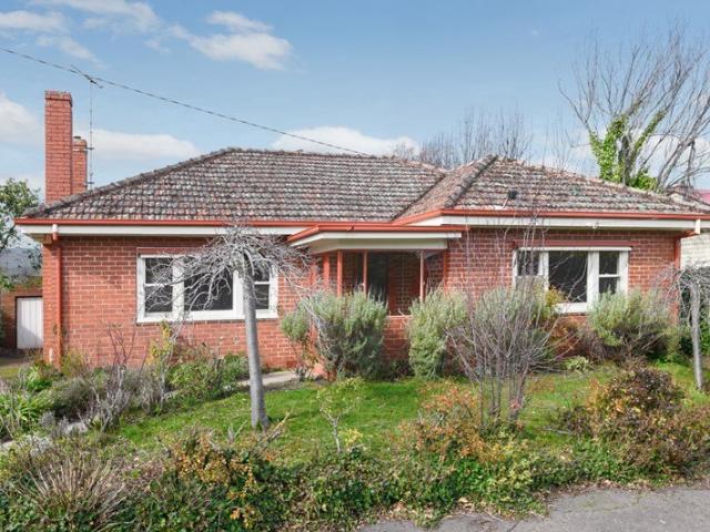 Ideally Located Three Bedroom Home Near Lake Wendouree