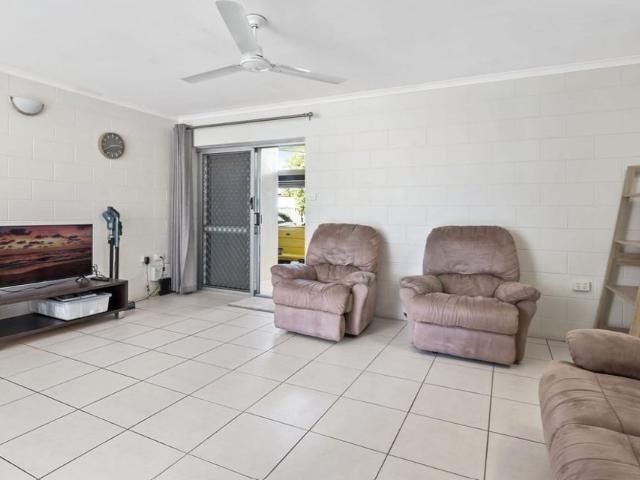 IDEALLY LOCATED UNIT IN EDGE HILL