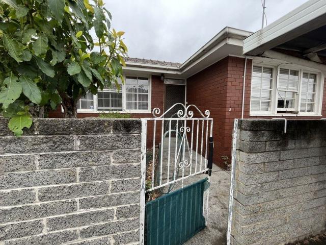 Ideally positioned in a convenient location