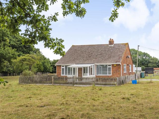 Idenfield Farm, Wittersham Road, Iden, Rye TN31, 3 bed detached bungalow to rent, £1,450 pcm | PrimeLocation