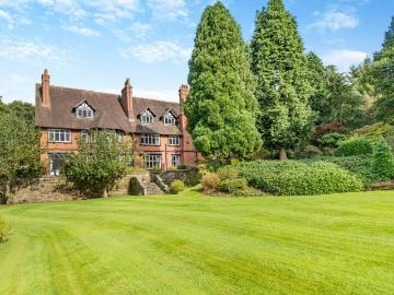 Idlerocks Moddershall Stone. 7 bed detached house to rent £4,000 pcm £923 pw