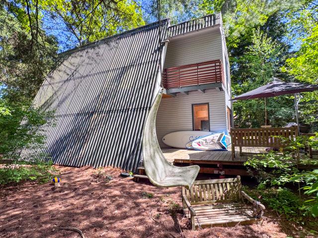 Idylle pur! Exklusives Wochenendhaus auf Pachtgrundstück mit privatem Seezugang zu verkaufen!