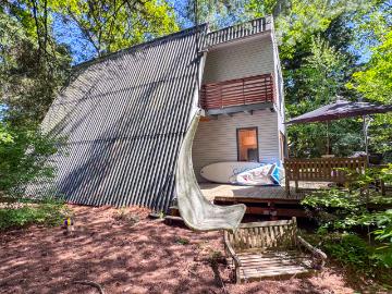 Idylle pur! Exklusives Wochenendhaus auf Pachtgrundstück mit privatem Seezugang zu verkaufen!