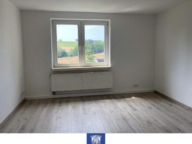Idylle pur! Helle Wohnung mit Tageslichtbad!