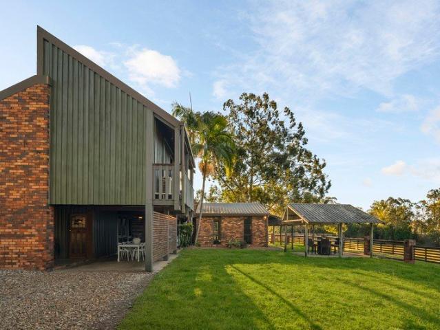 Idyllic Acreage Lifestyle With Exceptional Equine Appeal