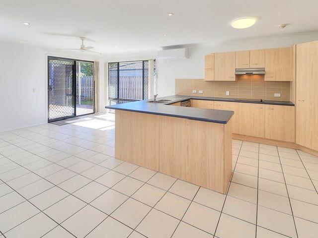 IDYLLIC AIR CONDITIONED FAMILY HOME CLOSE TO GREENWAYS ESPLANDE PARK