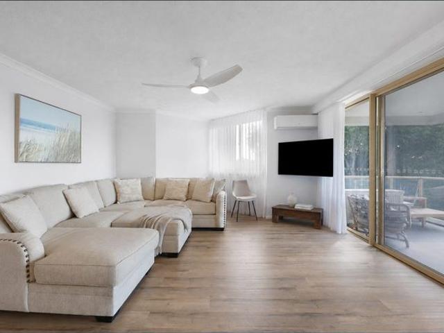 Idyllic Currumbin Creek Views in Tightly Held ‘Little Cove’