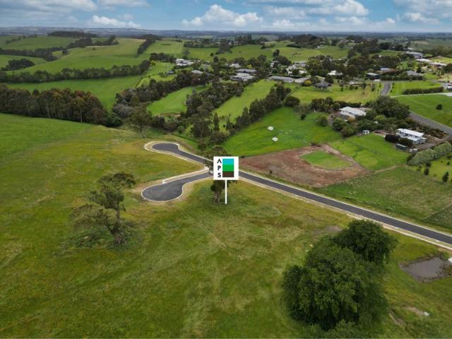 IDYLLIC COUNTRY LIVING ON AN ACRE