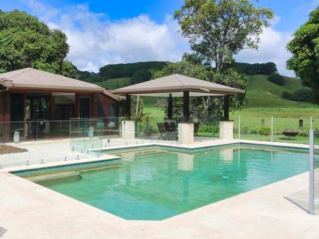 Idyllic Creekside Acreage in the Heart of Cobaki