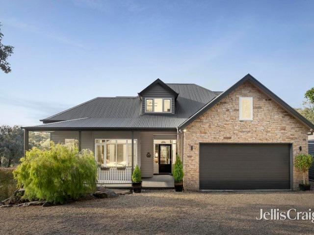 Idyllic family haven with unrivalled entertaining and panoramic vistas