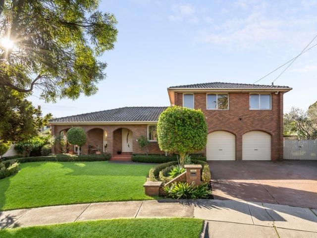 Idyllic Family Haven in Quiet Court Locale