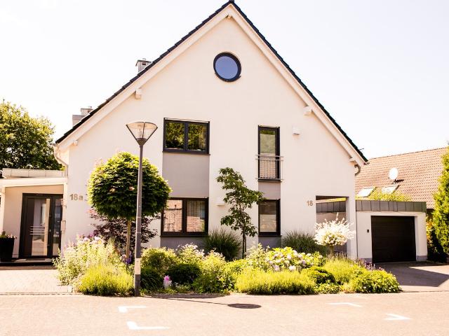 Idyllic Family Oasis by the Wahner Heide / Close to Cologne & Bonn Airport, Troisdorf Amsterdam Apartments for Rent