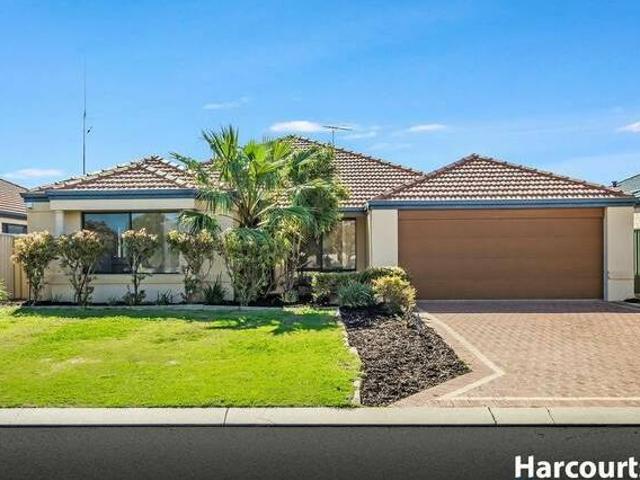 Idyllic Lake View Family Living